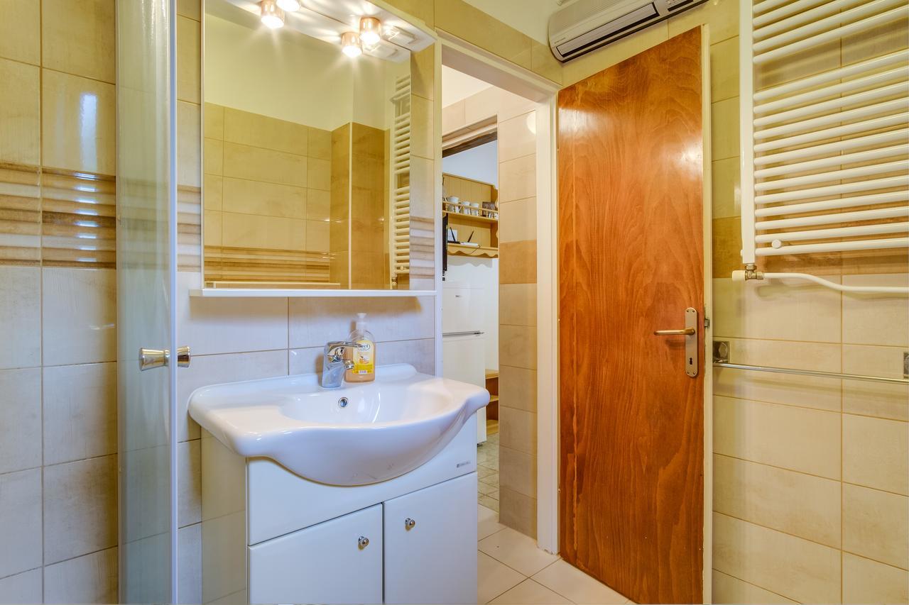 Apartments Beba マリ・ロシニュ エクステリア 写真