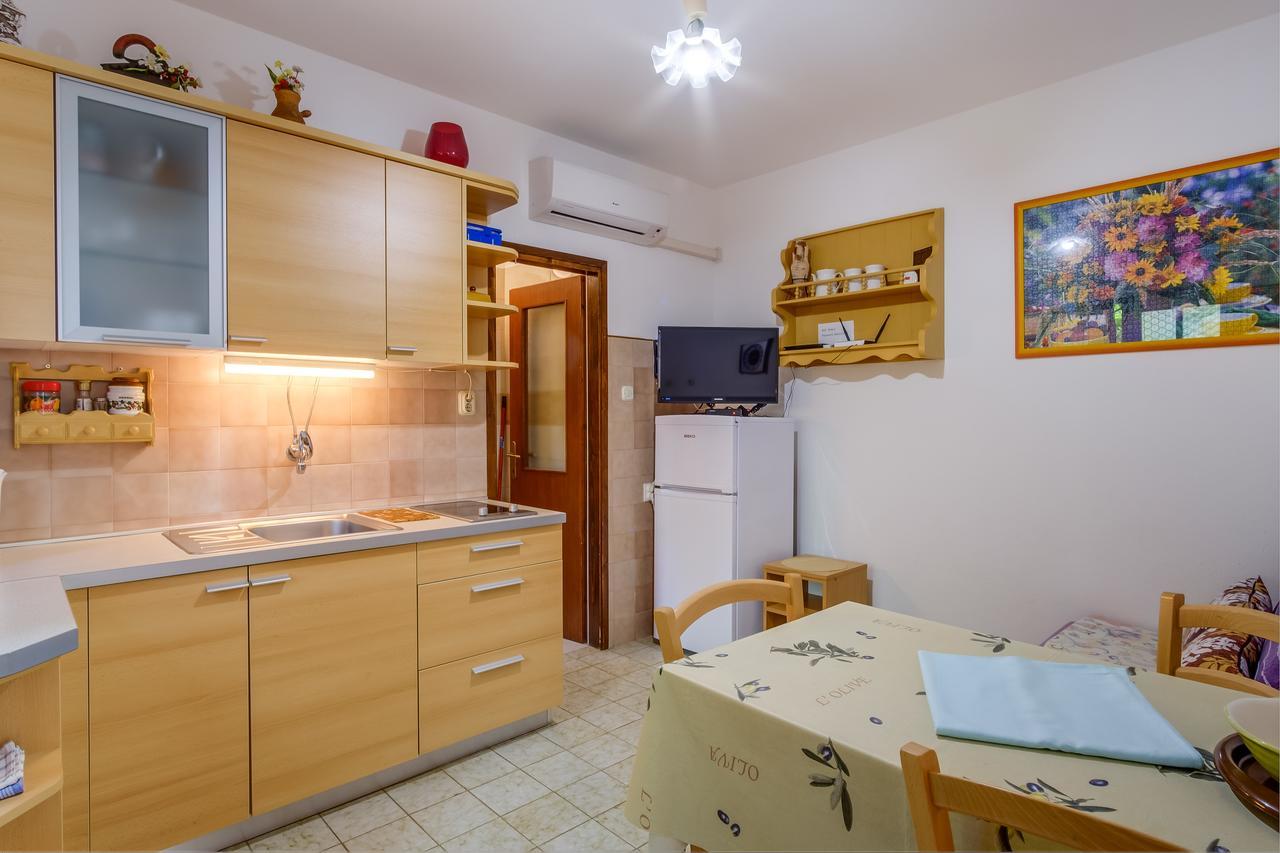 Apartments Beba マリ・ロシニュ エクステリア 写真